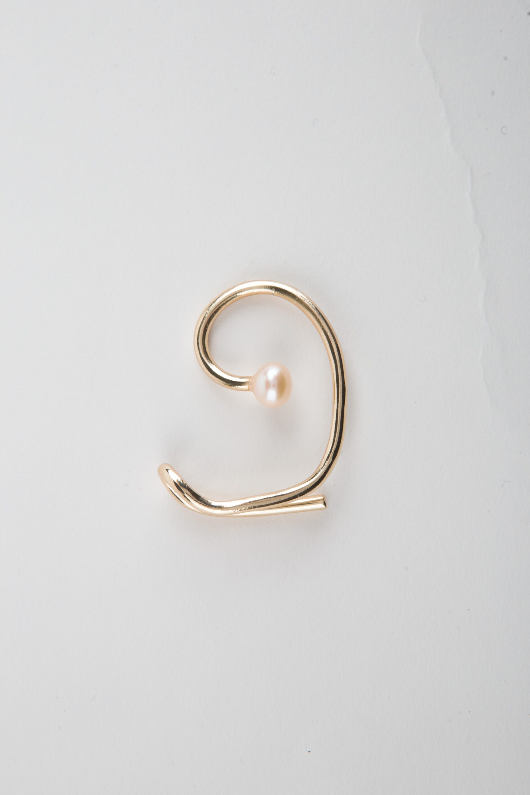 Jungle Pearl Gold Ear Cuff