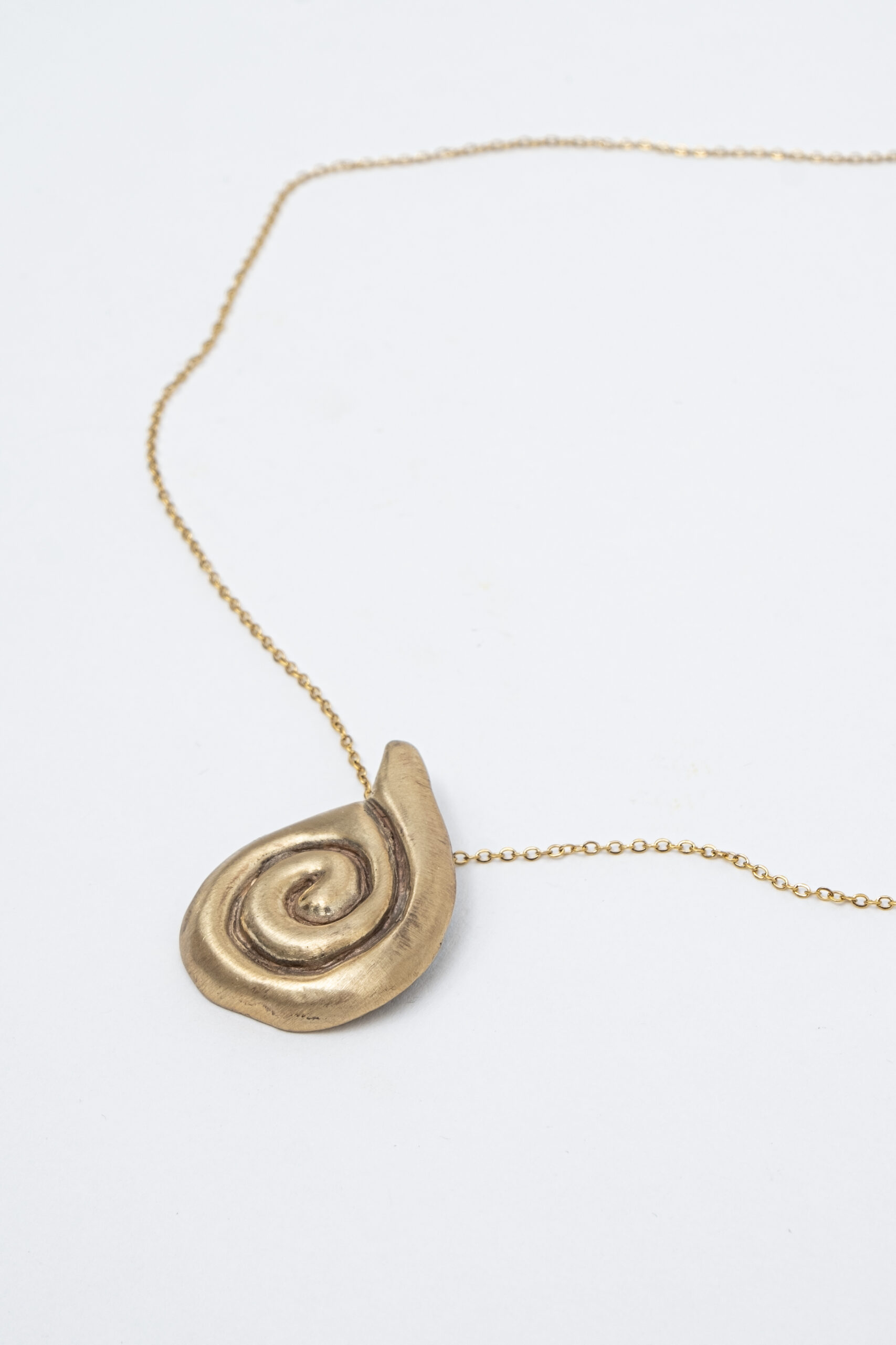 Seashell Gold Necklace - Image 2