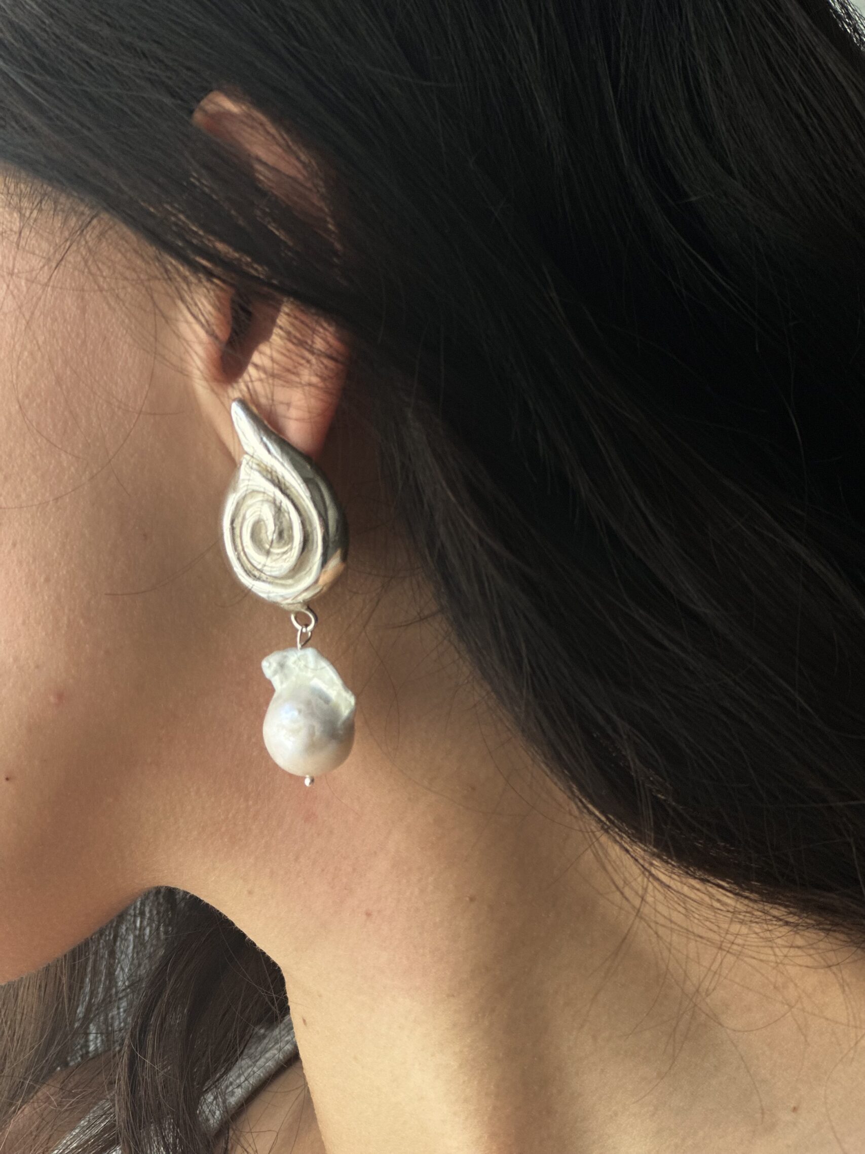 Seashell Pearl Earrings - Image 2