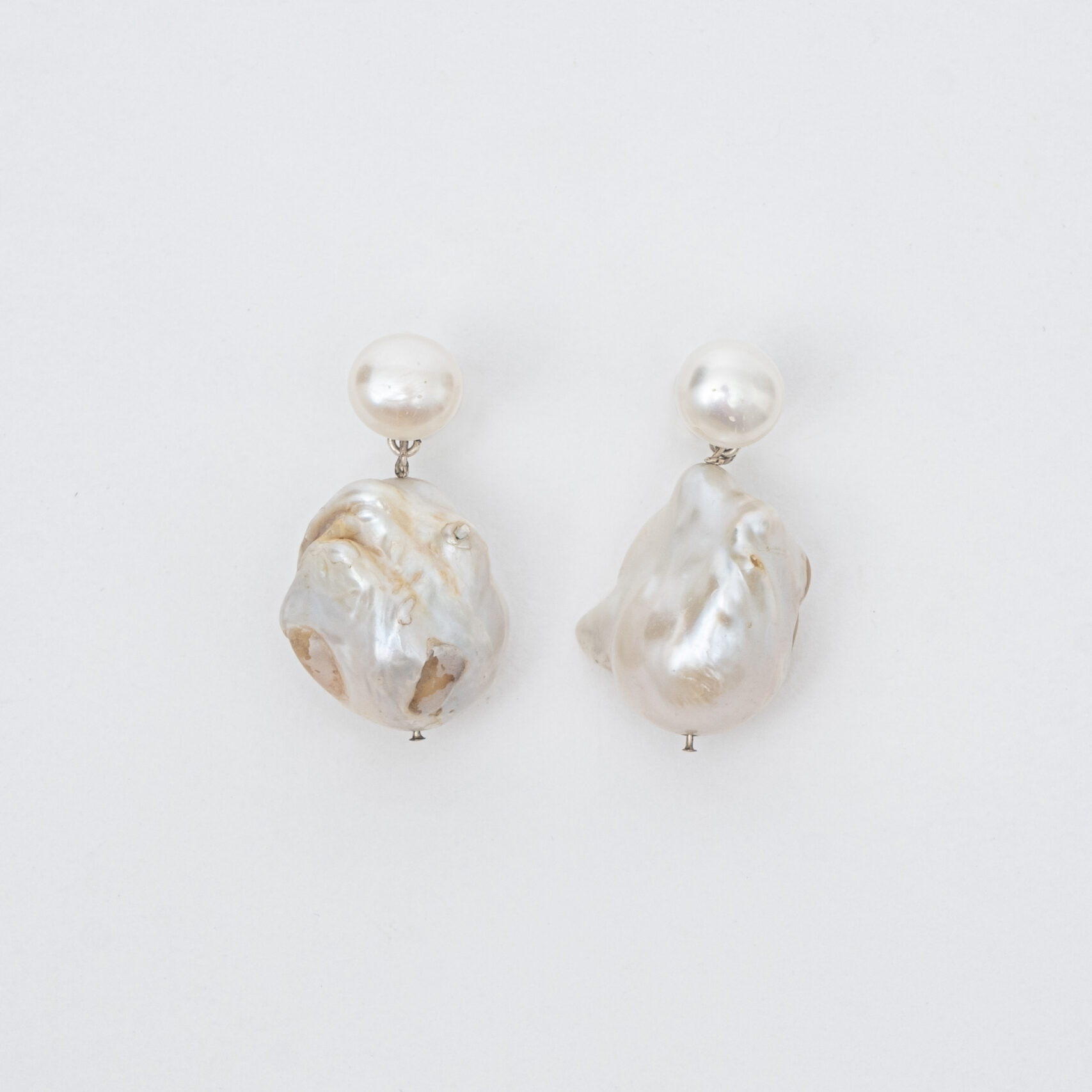 Pearl Majesty Earrings - Image 2