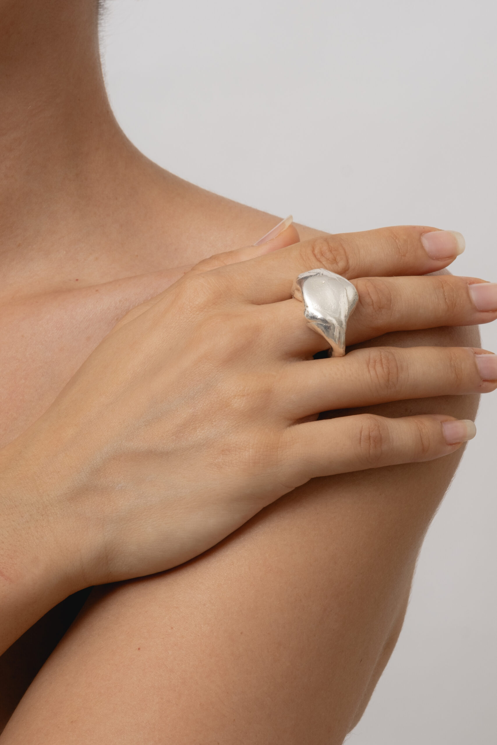 Hug Chunky Silver Ring