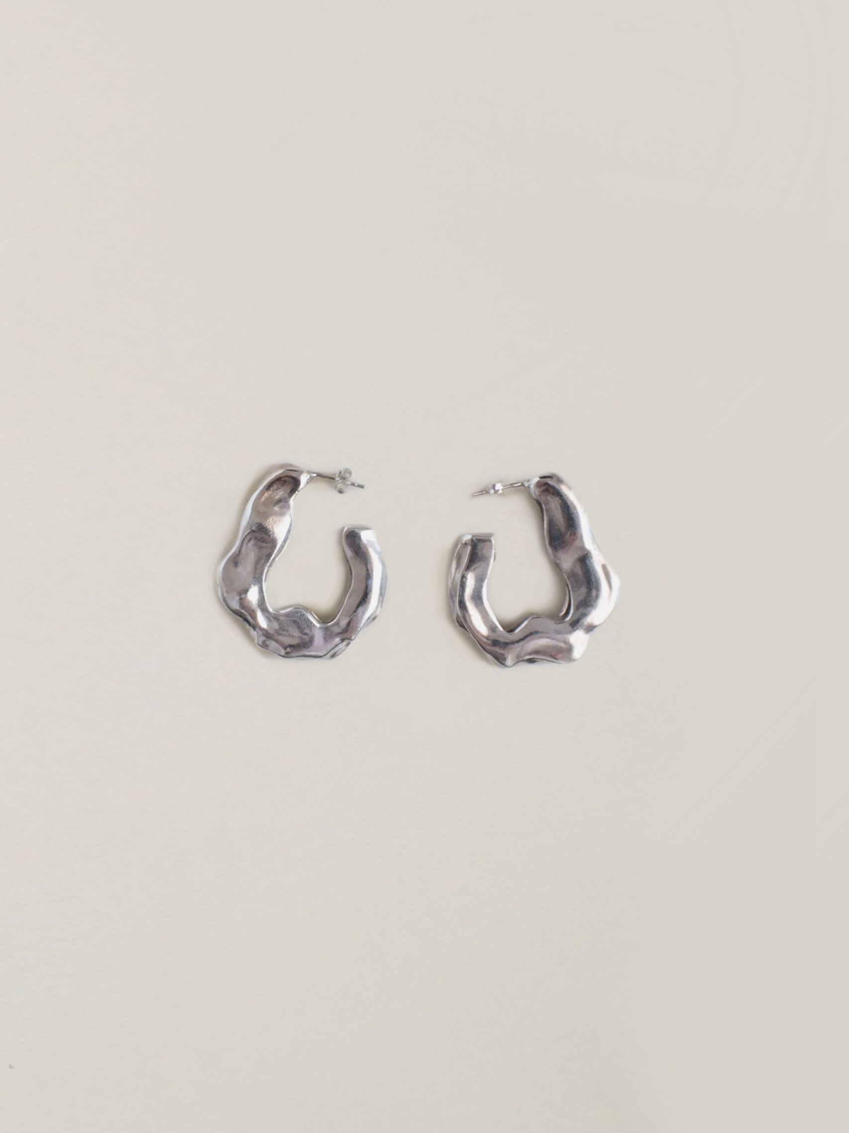 Wrinkled Hoop Earrings - Image 4