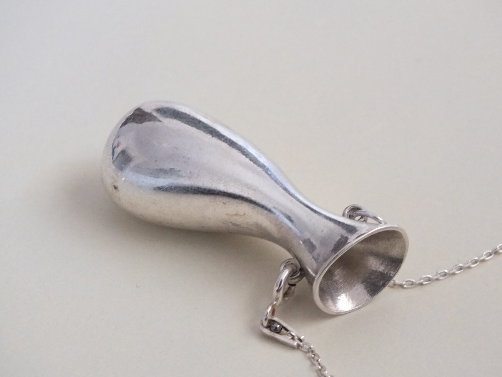 Silver Vase Necklace - Image 2