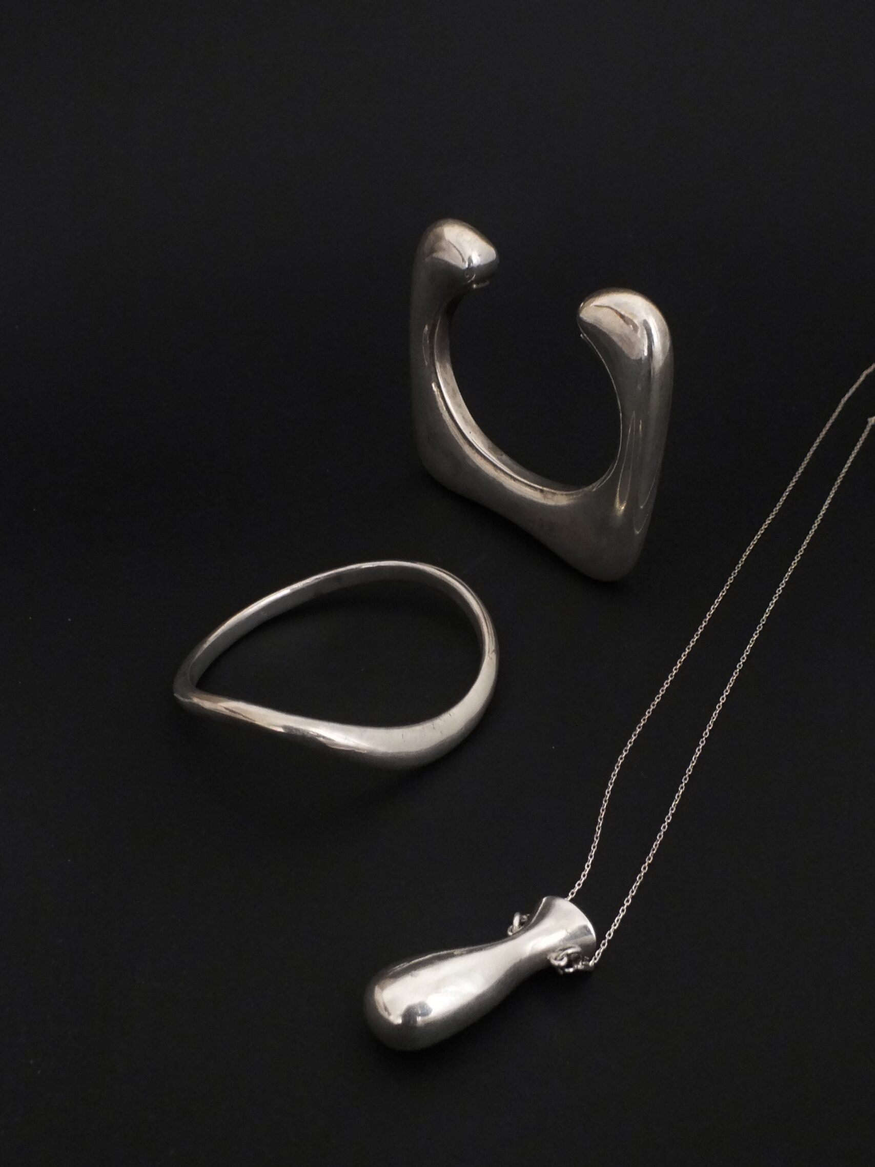 Silver Vase Necklace - Image 3